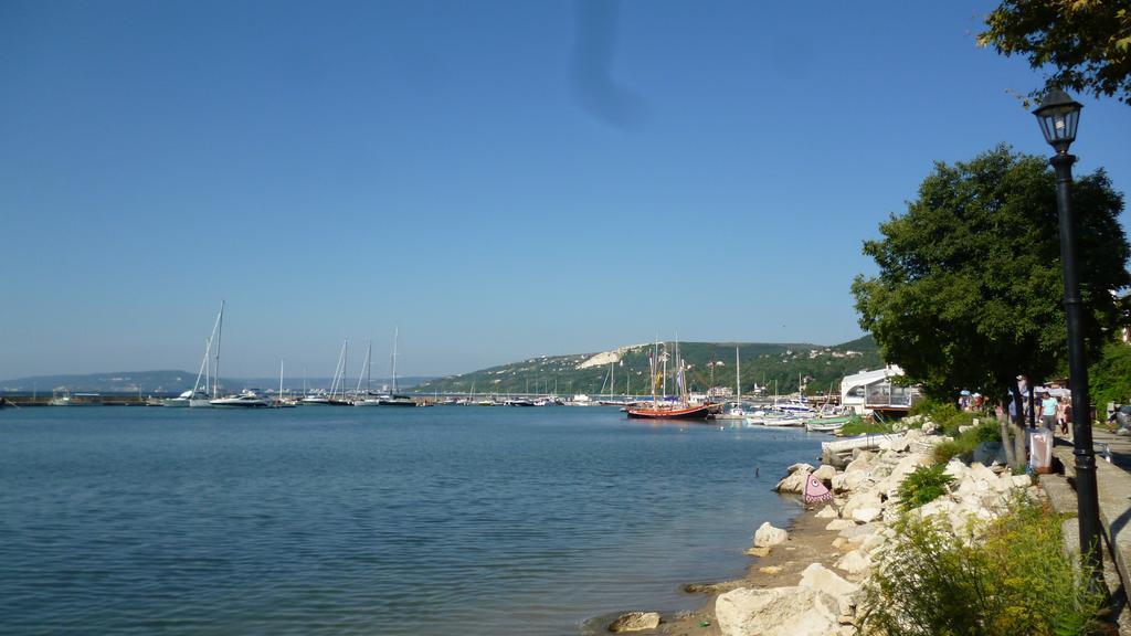 Olimpia Supersnab Hotel Balchik Bagian luar foto