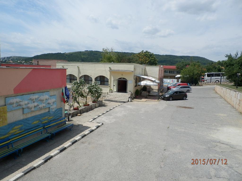 Olimpia Supersnab Hotel Balchik Bagian luar foto