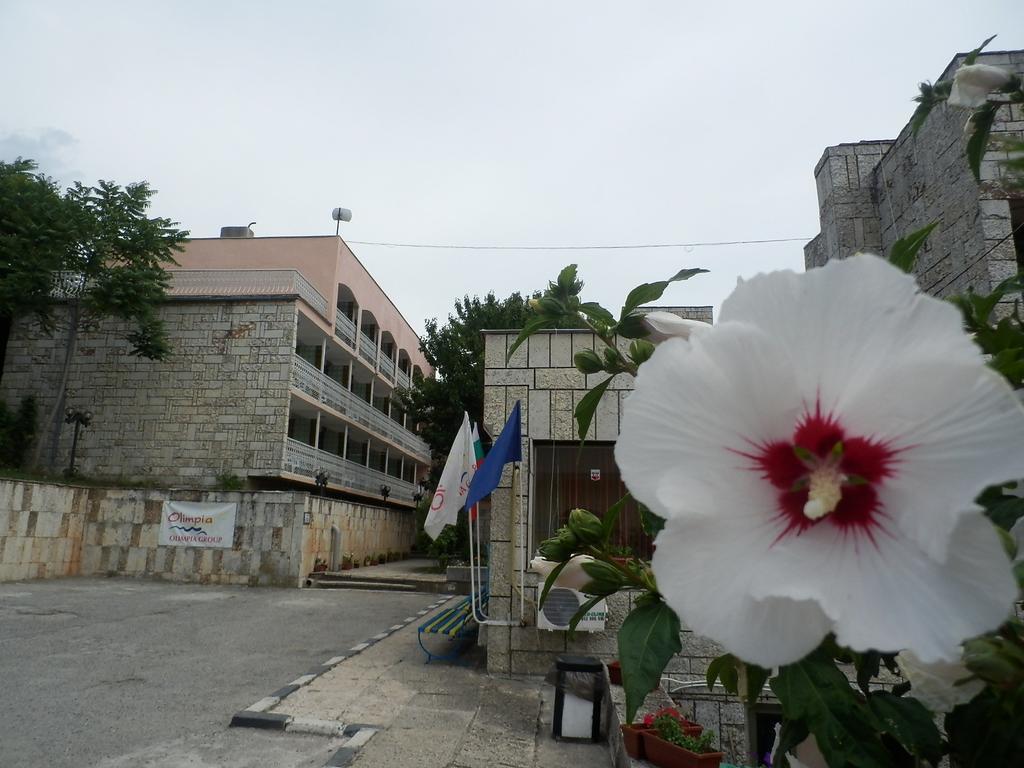 Olimpia Supersnab Hotel Balchik Bagian luar foto