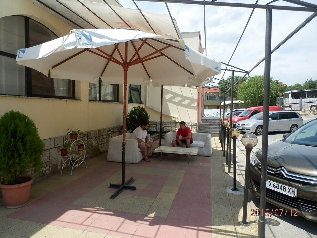 Olimpia Supersnab Hotel Balchik Bagian luar foto