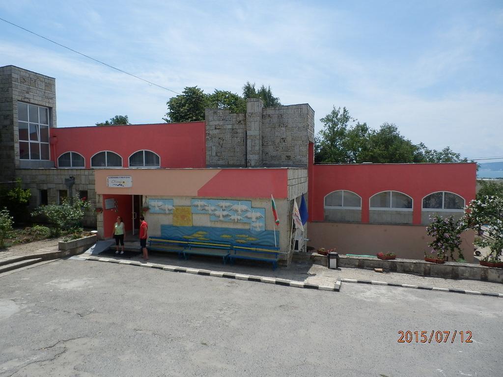 Olimpia Supersnab Hotel Balchik Bagian luar foto