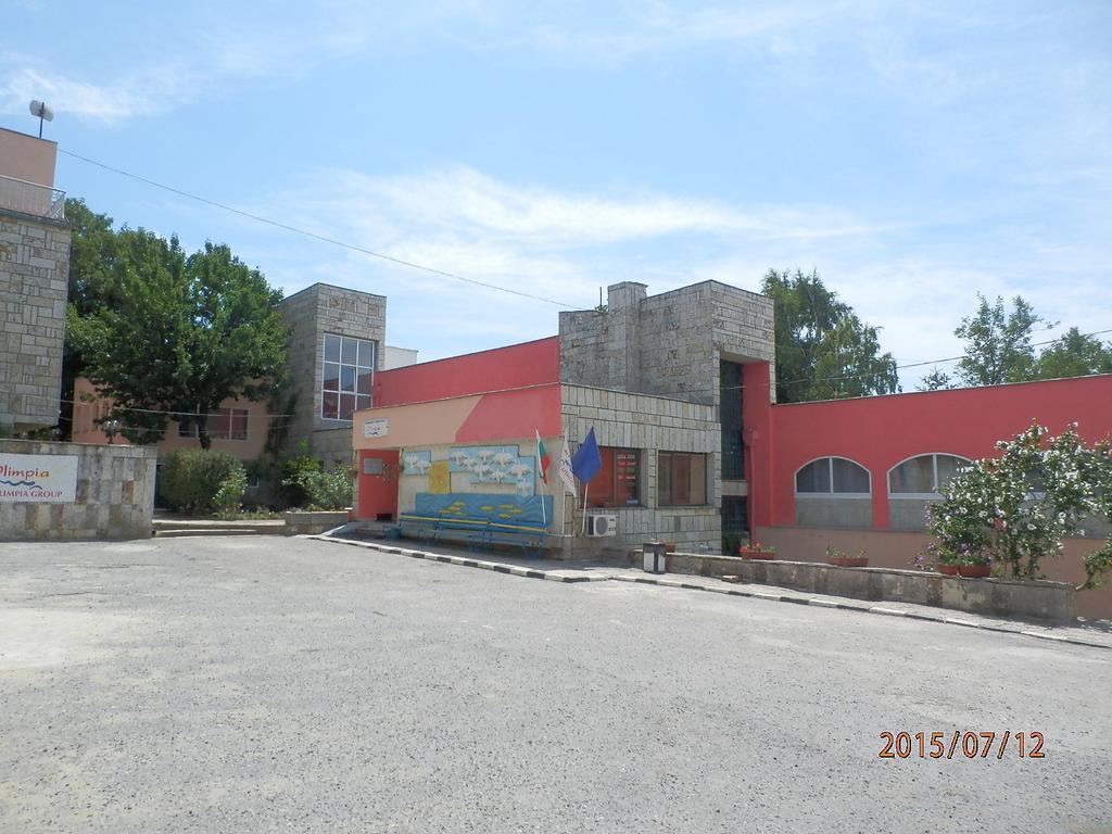 Olimpia Supersnab Hotel Balchik Bagian luar foto