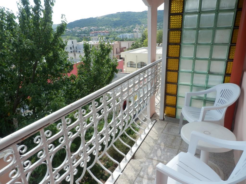 Olimpia Supersnab Hotel Balchik Bagian luar foto