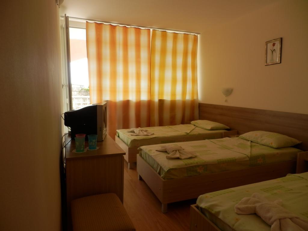 Olimpia Supersnab Hotel Balchik Bagian luar foto