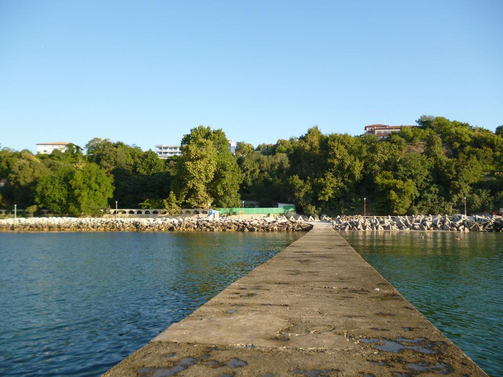 Olimpia Supersnab Hotel Balchik Bagian luar foto
