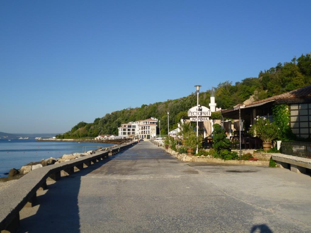 Olimpia Supersnab Hotel Balchik Bagian luar foto