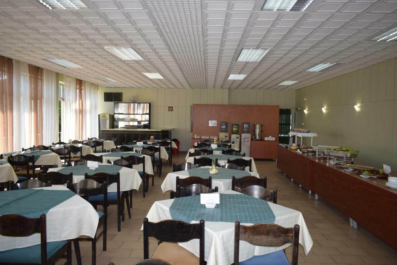 Olimpia Supersnab Hotel Balchik Bagian luar foto